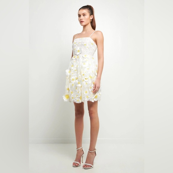 NWT Endless Rose Floral Embroidered Mini Dress in White Size Medium - Picture 4 of 5